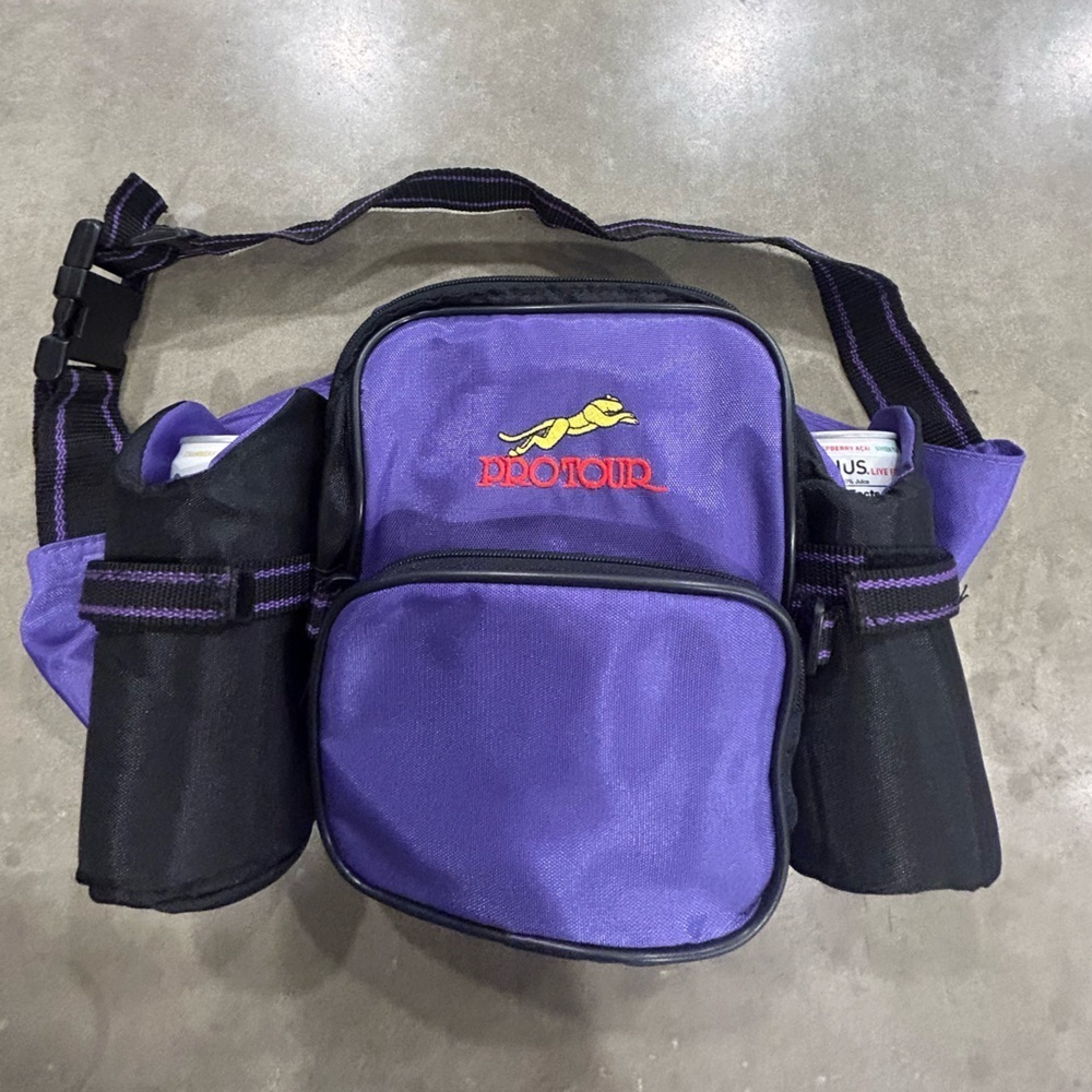 Vintage oversized Fanny pack. PROTOUR. Holds 2 drinks. BIG main compartment…